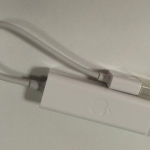1Apple USB Ethernet アダプタの画像